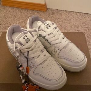 Brand new with white color shoes and size 6.5